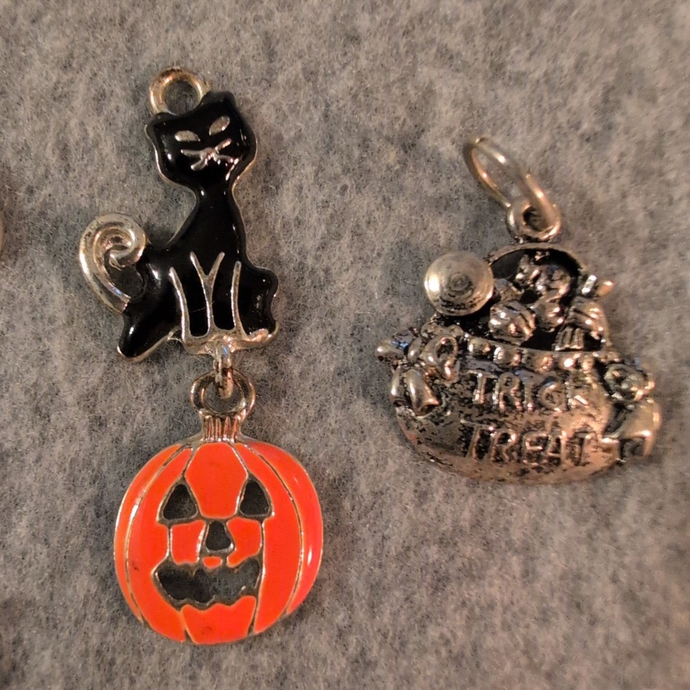 Halloween Charms Lot Bat Pumpkin Witch Black Cat Trick or Treat Jewelry‎ Making - Picture 4 of 5